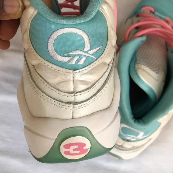 Girls green and pink lace Reebok Basketball shoe. - Picture 10 of 12